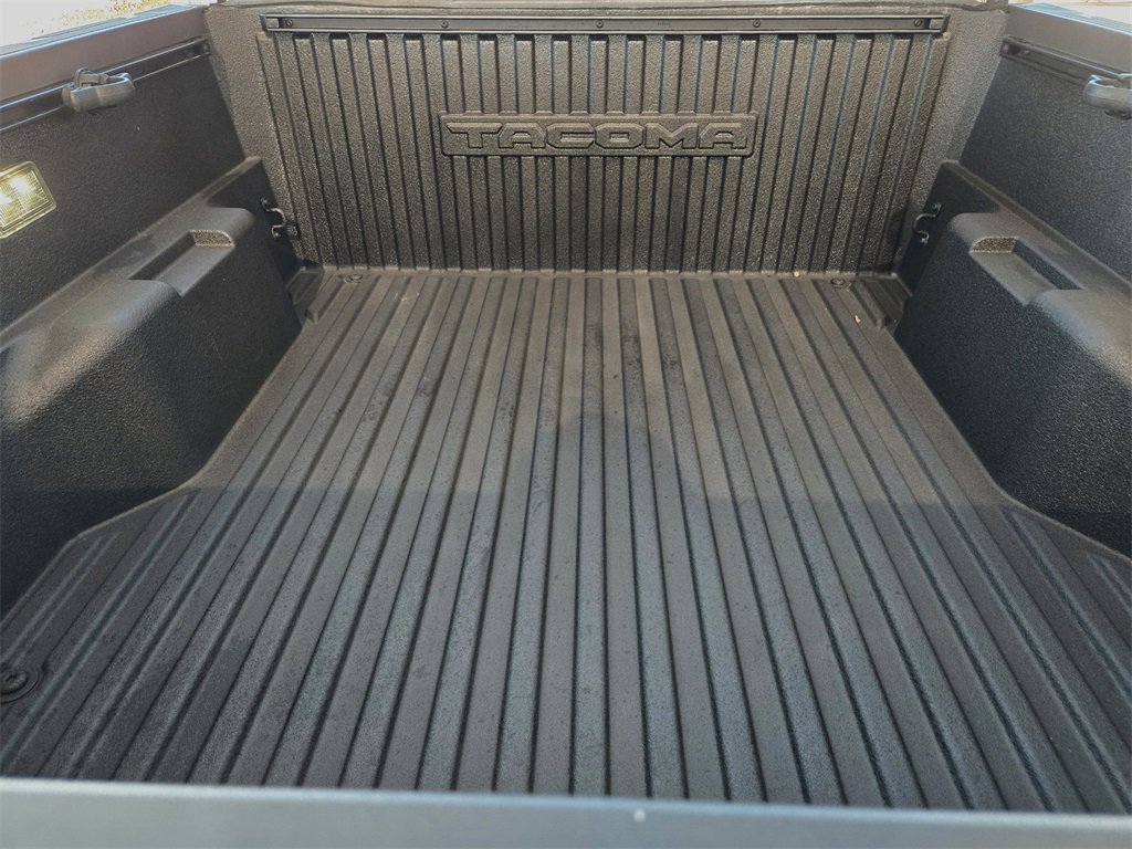 Used 2025 Toyota Tacoma Limited image 30