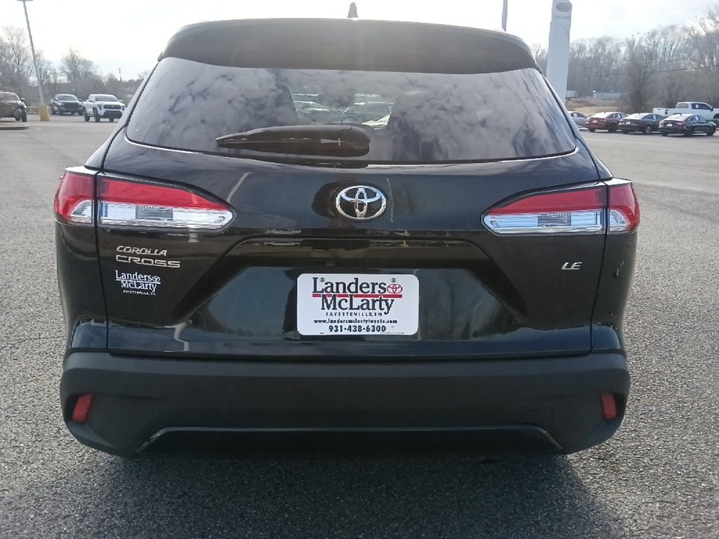 Used 2024 Toyota Corolla Cross LE w/ Moonroof Package image 4