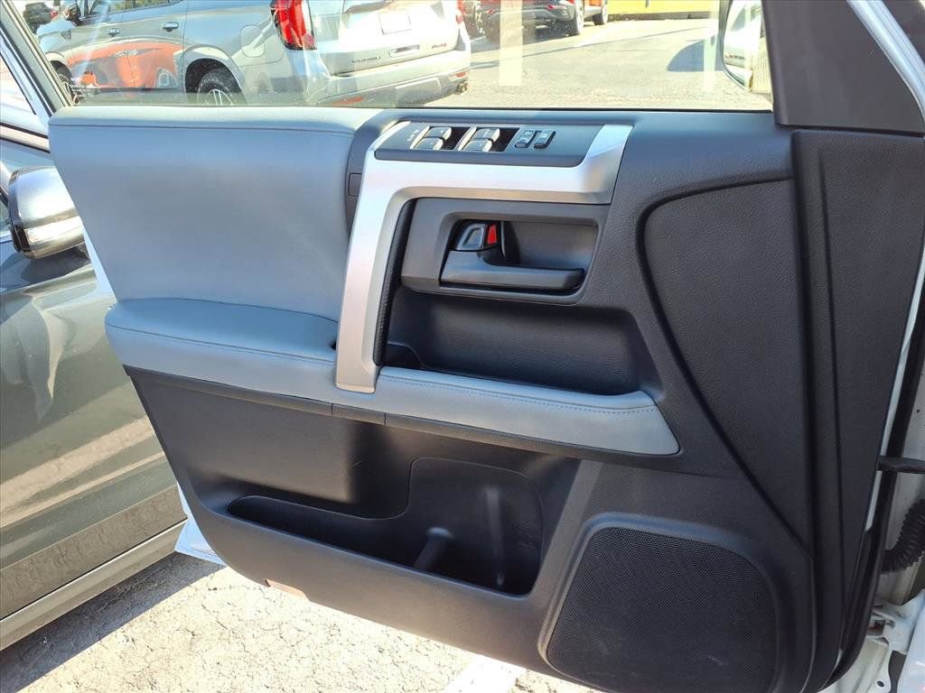 Used 2013 Toyota 4Runner SR5 w/ Premium Pkg image 18