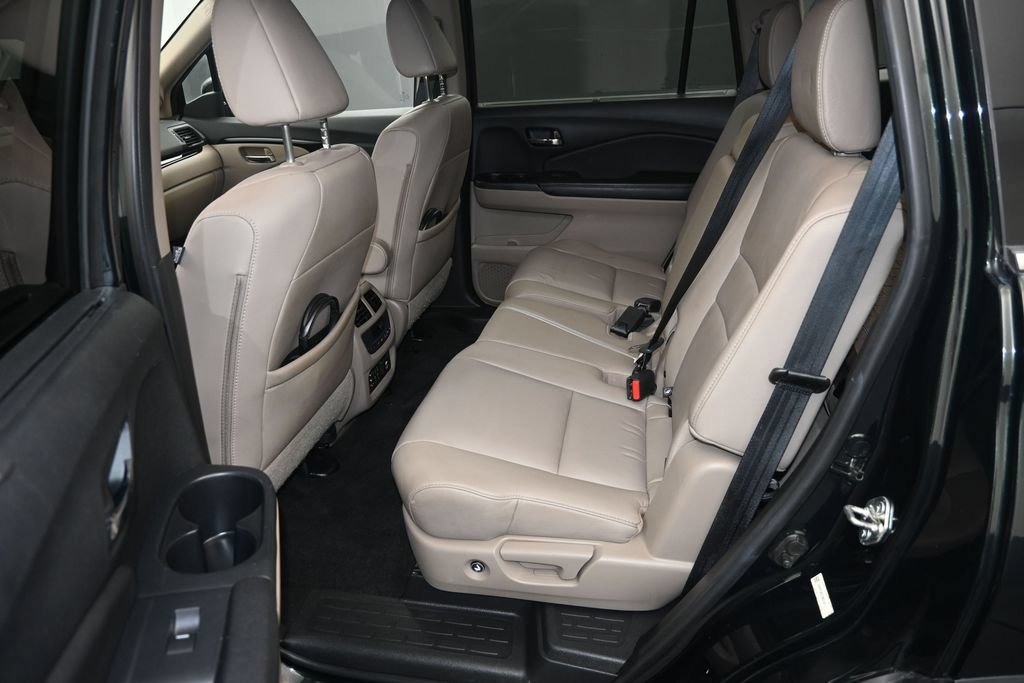 Used 2016 Honda Pilot Touring image 12