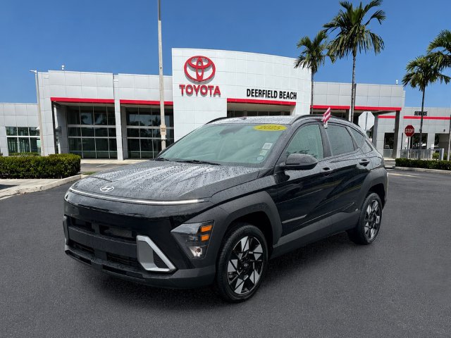 Used 2025 Hyundai Kona SEL AWD/4WD image 3