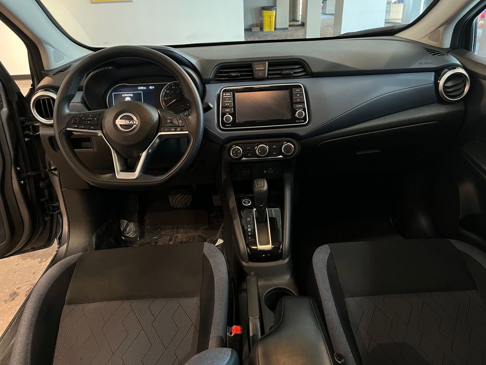 Used 2025 Nissan Versa SV image 32