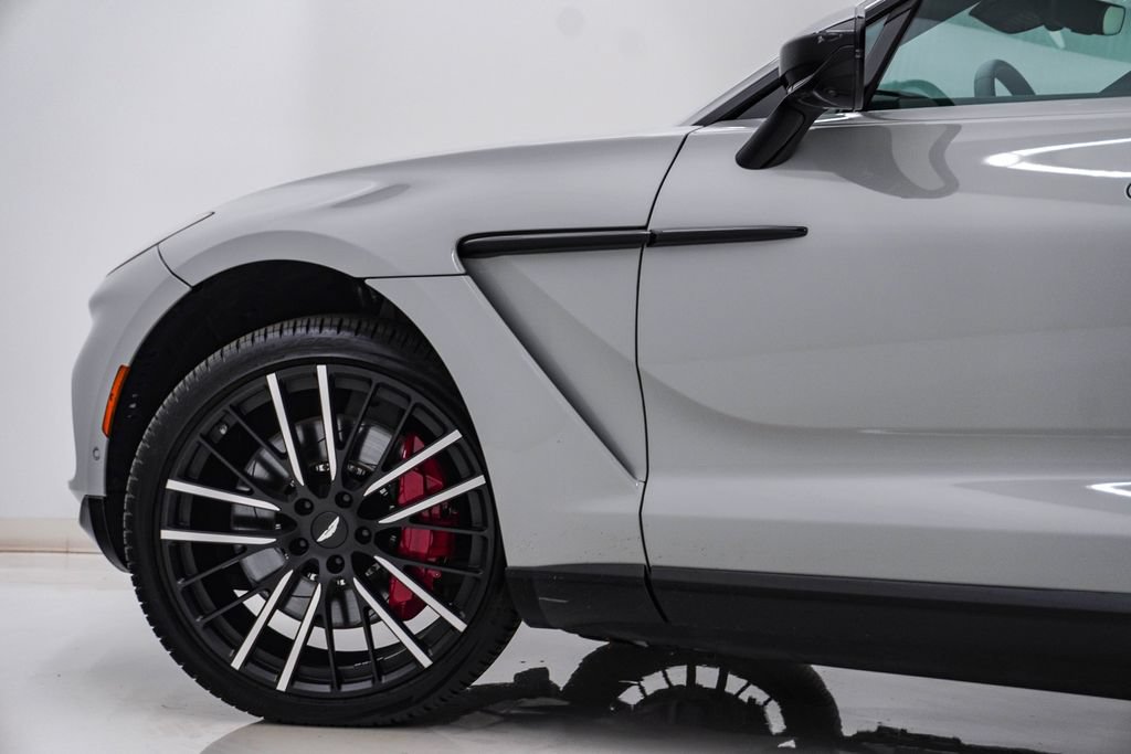 Used 2023 Aston Martin DBX AWD/4WD image 14