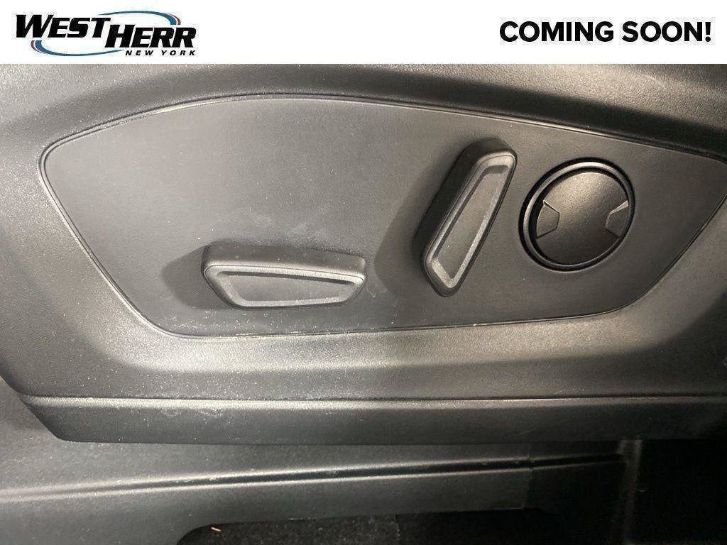 Used 2024 Ford Explorer XLT w/ Equipment Group 202A AWD/4WD image 46