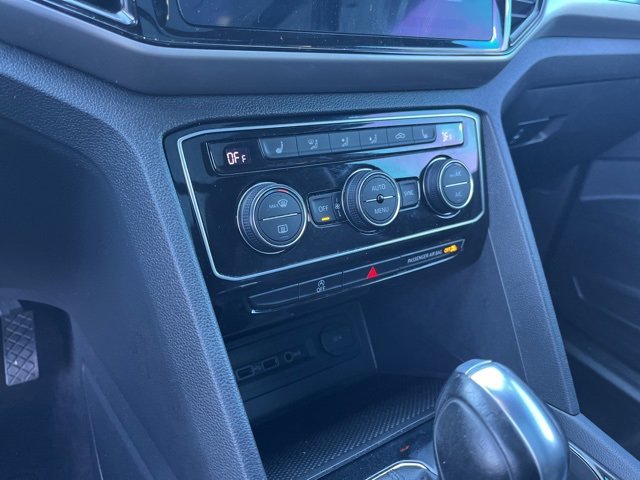 Used 2020 Volkswagen Atlas Cross Sport SEL image 25