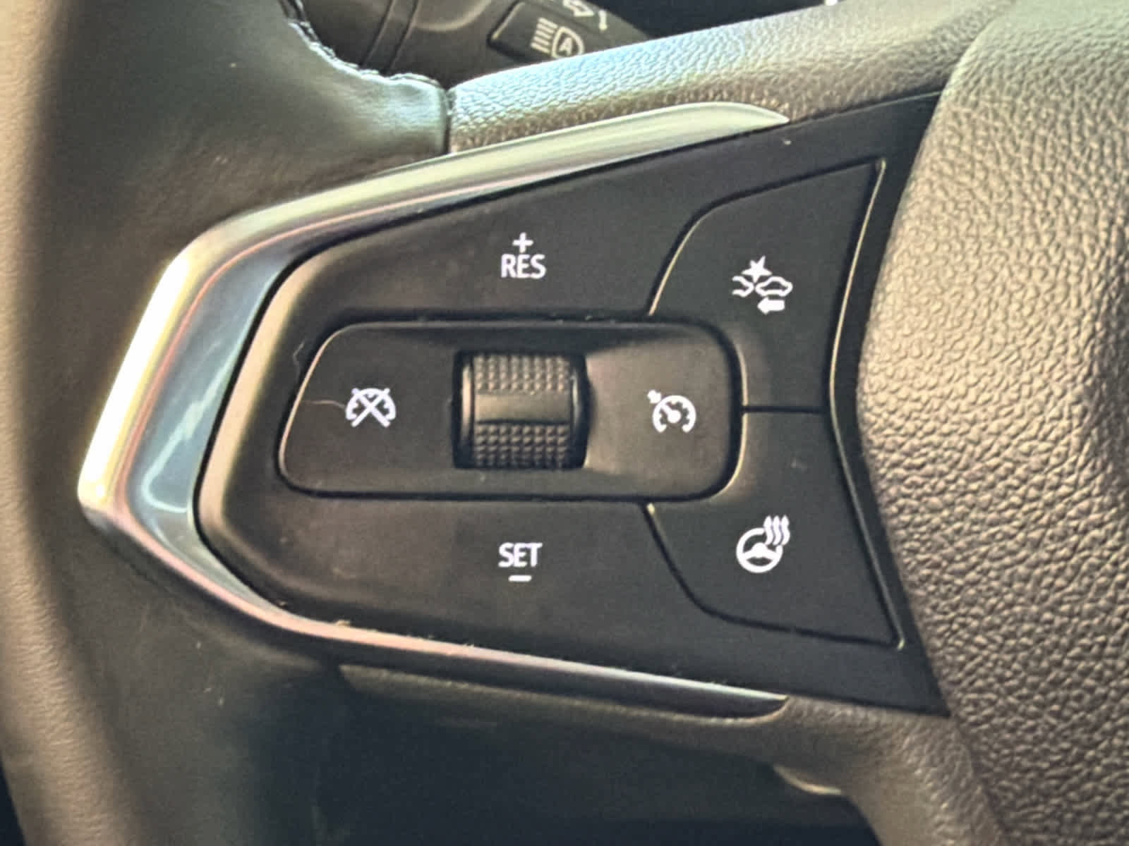 Used 2025 Chevrolet Trax LT w/ LT Convenience Package image 38