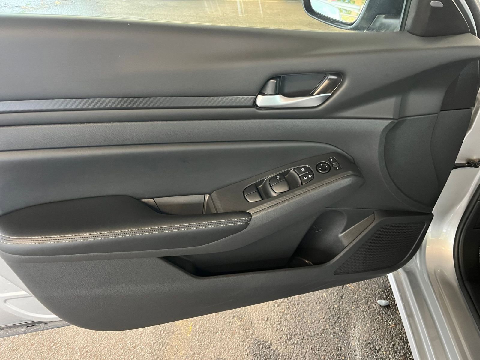 Used 2024 Nissan Altima 2.5 SV image 20