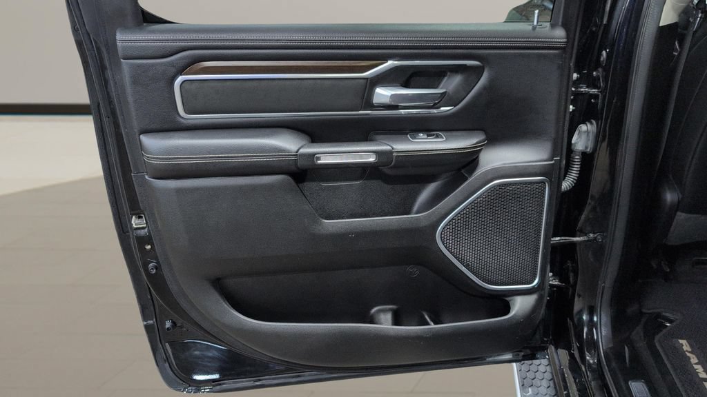 Used 2022 RAM 1500 Laramie AWD/4WD image 17