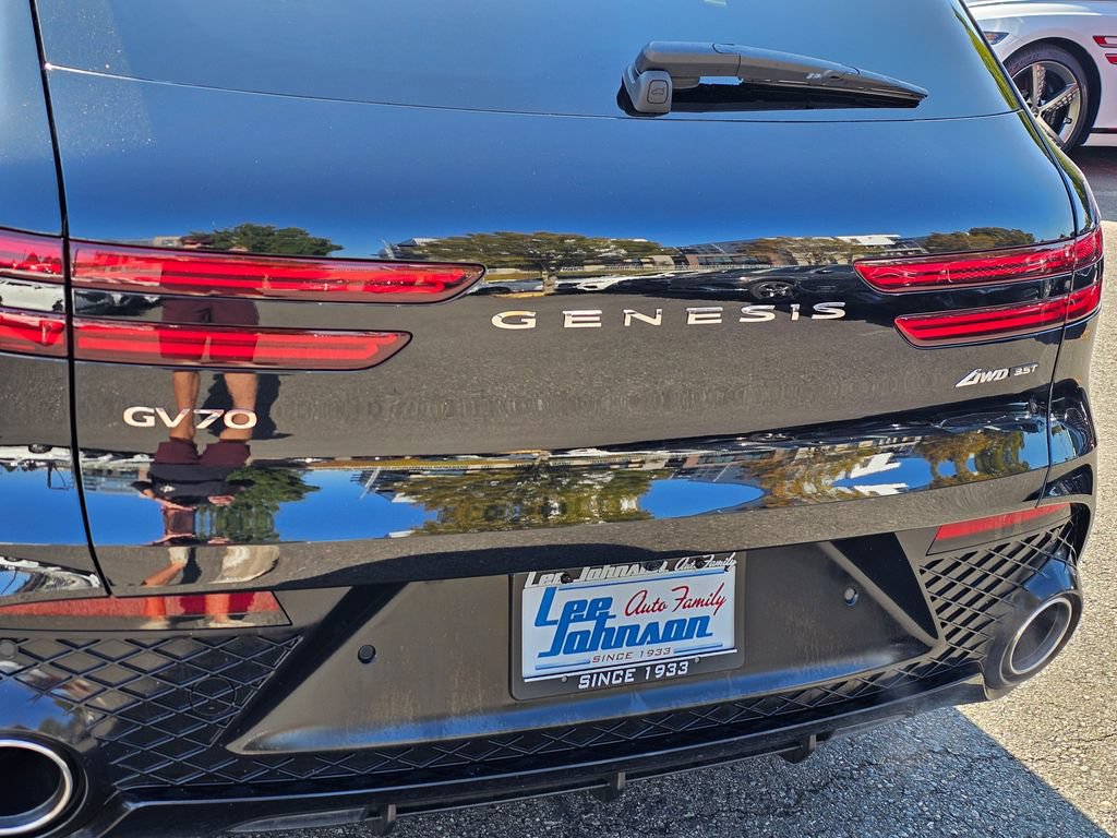 Certified 2025 Genesis GV70 3.5T Sport AWD/4WD image 25