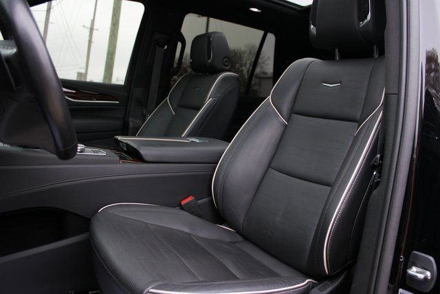 Used 2023 Cadillac Escalade Premium Luxury w/ LPO, Floor Liner Package image 31