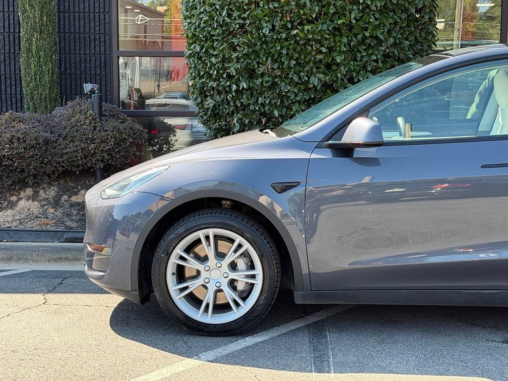 Used 2023 Tesla Model Y Long Range AWD/4WD image 13