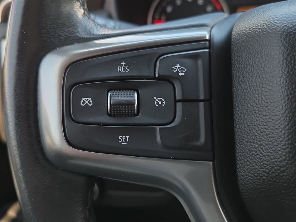 Used 2023 Chevrolet Suburban LS AWD/4WD image 30