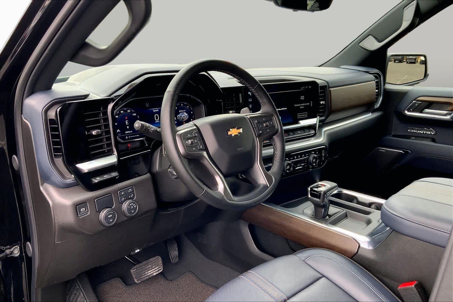Used 2024 Chevrolet Silverado 1500 High Country w/ Technology Package RWD image 17