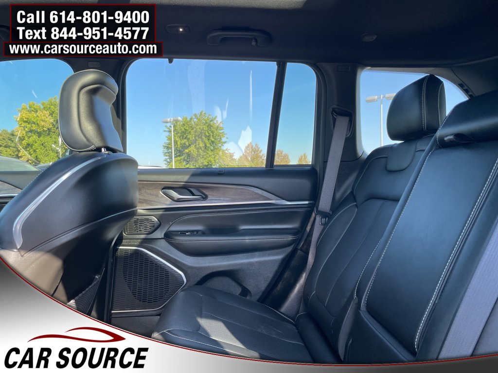 Used 2023 Jeep Grand Cherokee Overland w/ Luxury Tech Group IV image 18