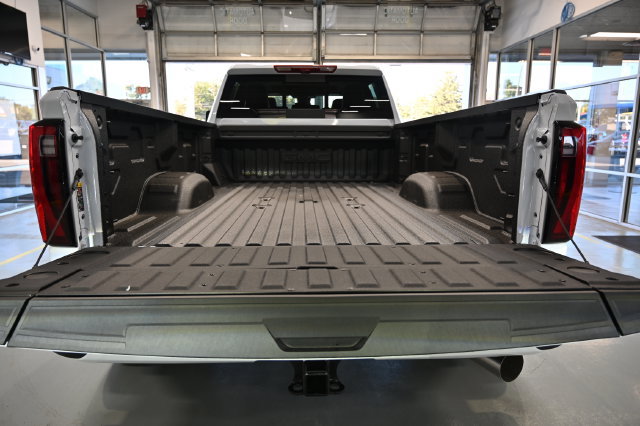 New 2026 GMC Sierra 3500 Denali Ultimate AWD/4WD image 7