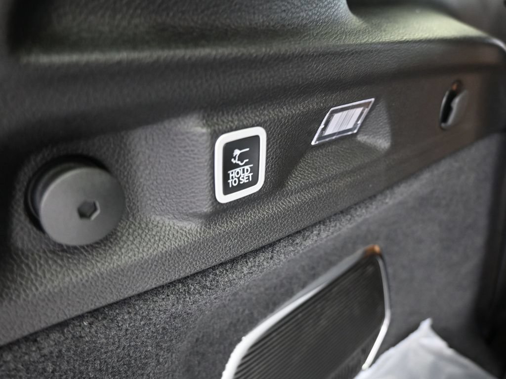 Used 2025 Jeep Grand Cherokee L Summit AWD/4WD image 38