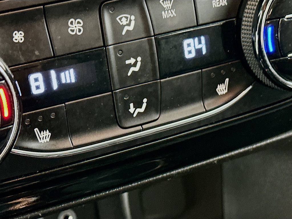Used 2022 Buick Encore GX Essence FWD image 22