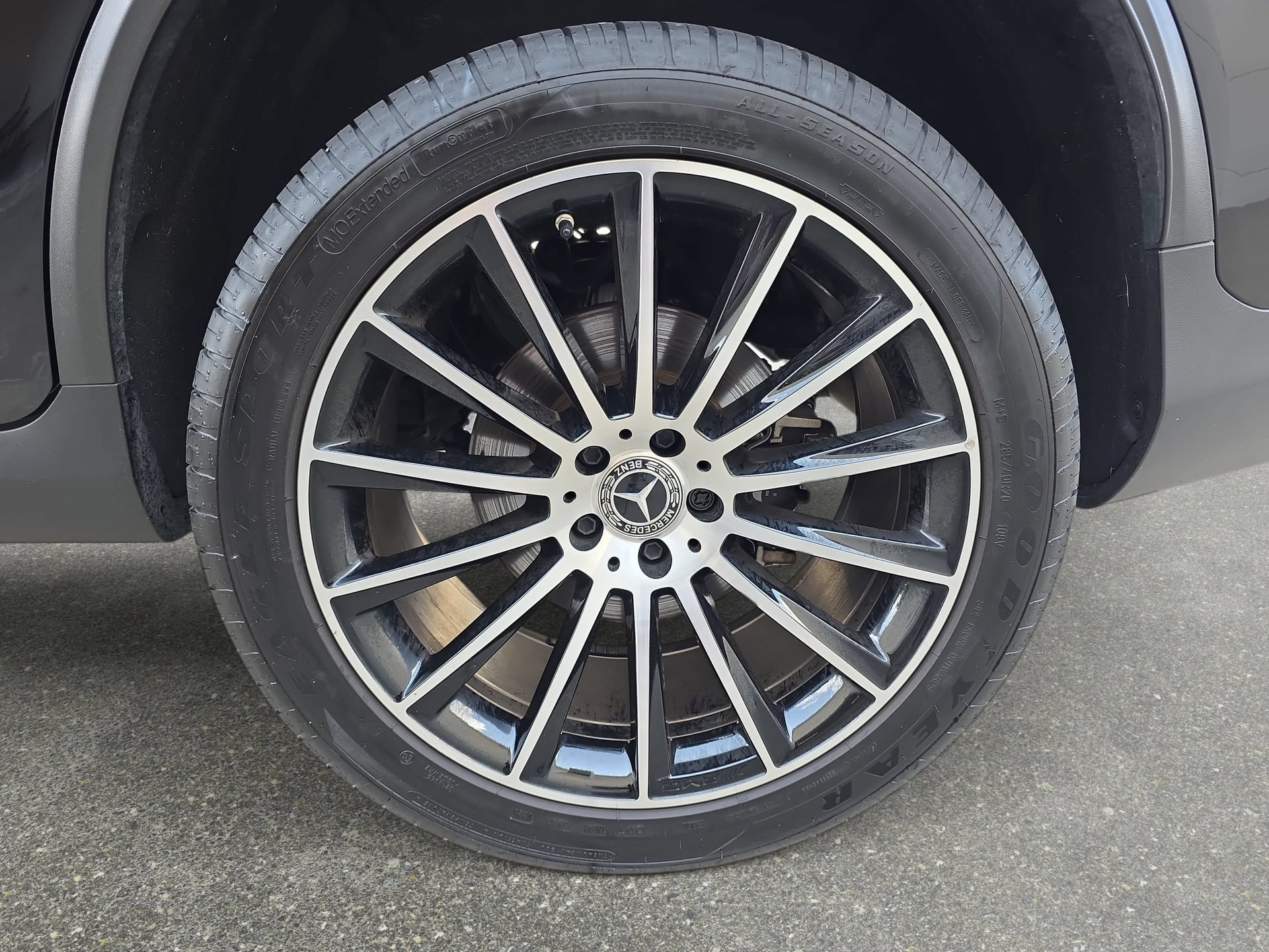 Used 2023 Mercedes-Benz GLC 300 4MATIC Coupe image 32