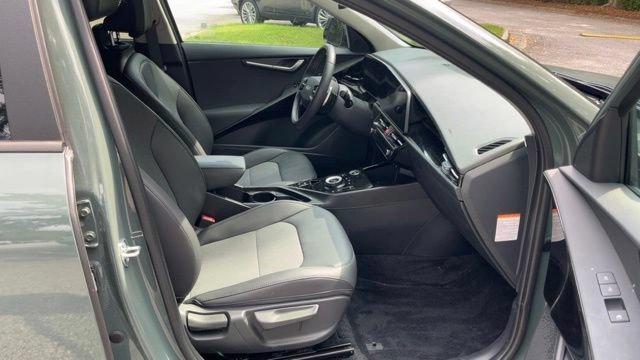 Used 2025 Kia Niro Wind FWD image 11