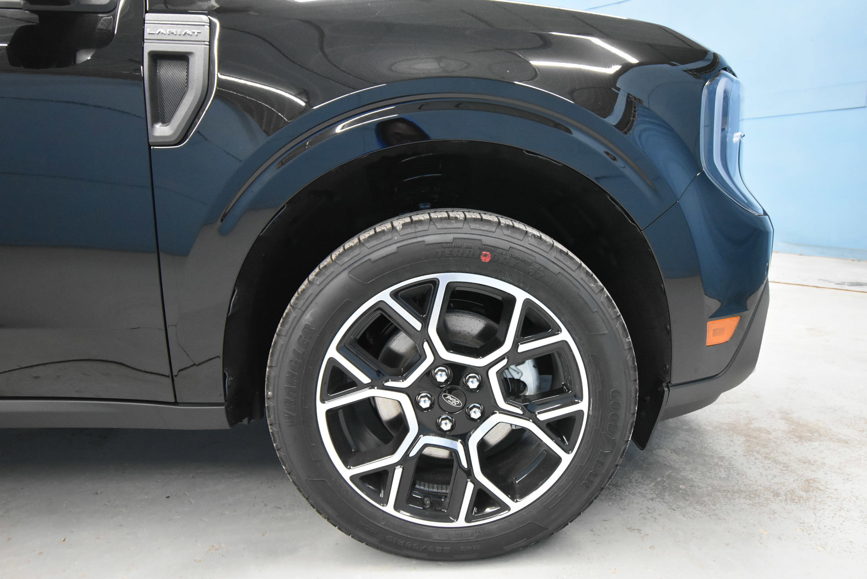 New 2026 Ford Maverick Lariat w/ 4K Tow Package AWD/4WD image 31