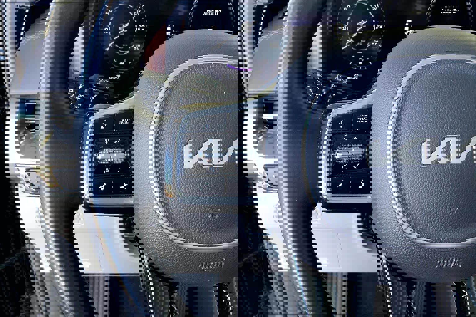 Used 2022 Kia Carnival SX Prestige image 23