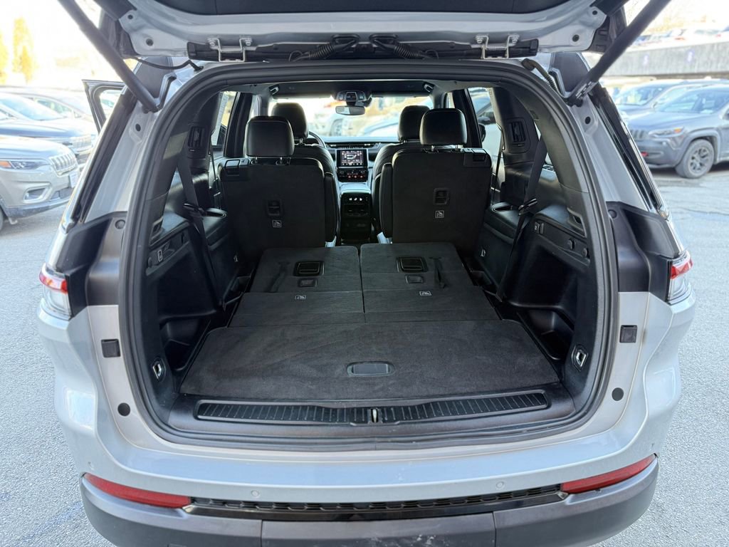 Used 2021 Jeep Grand Cherokee L Laredo image 27