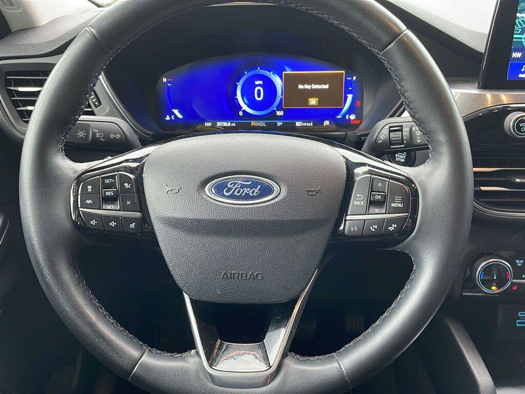 Used 2022 Ford Escape Titanium w/ Class II Trailer Tow Package AWD/4WD image 6