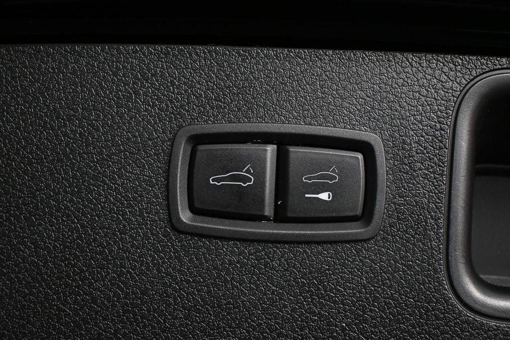 Used 2024 Porsche Macan S w/ Premium Plus Package image 29