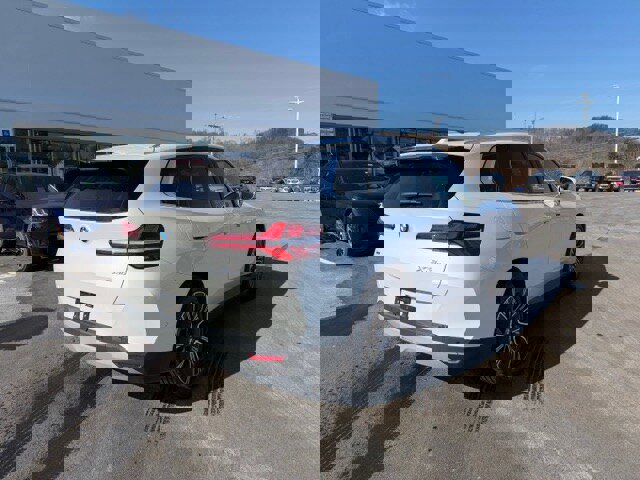 Certified 2025 BMW X3 xDrive30i w/ Premium Package image 9