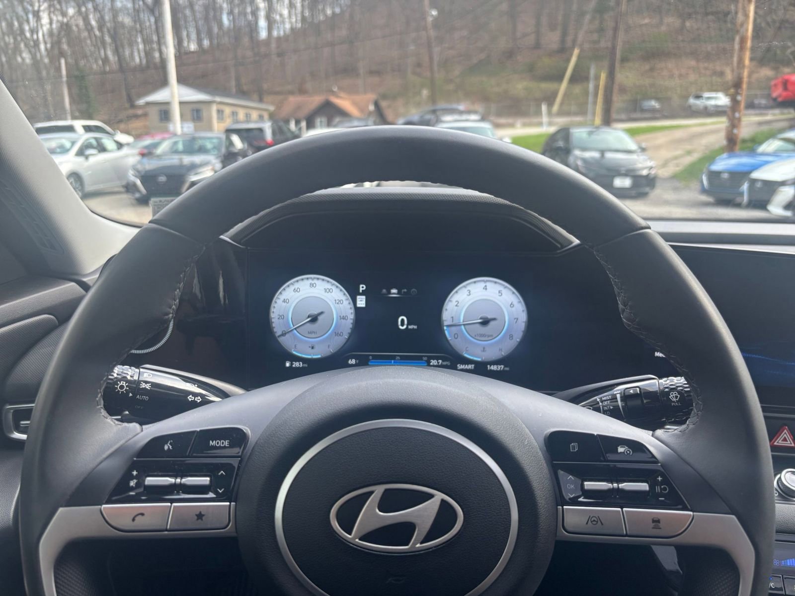 Used 2025 Hyundai Elantra SEL FWD image 28