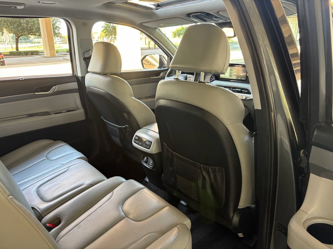 Used 2022 Hyundai Palisade SEL w/ 8P Bench Seat Package FWD image 32