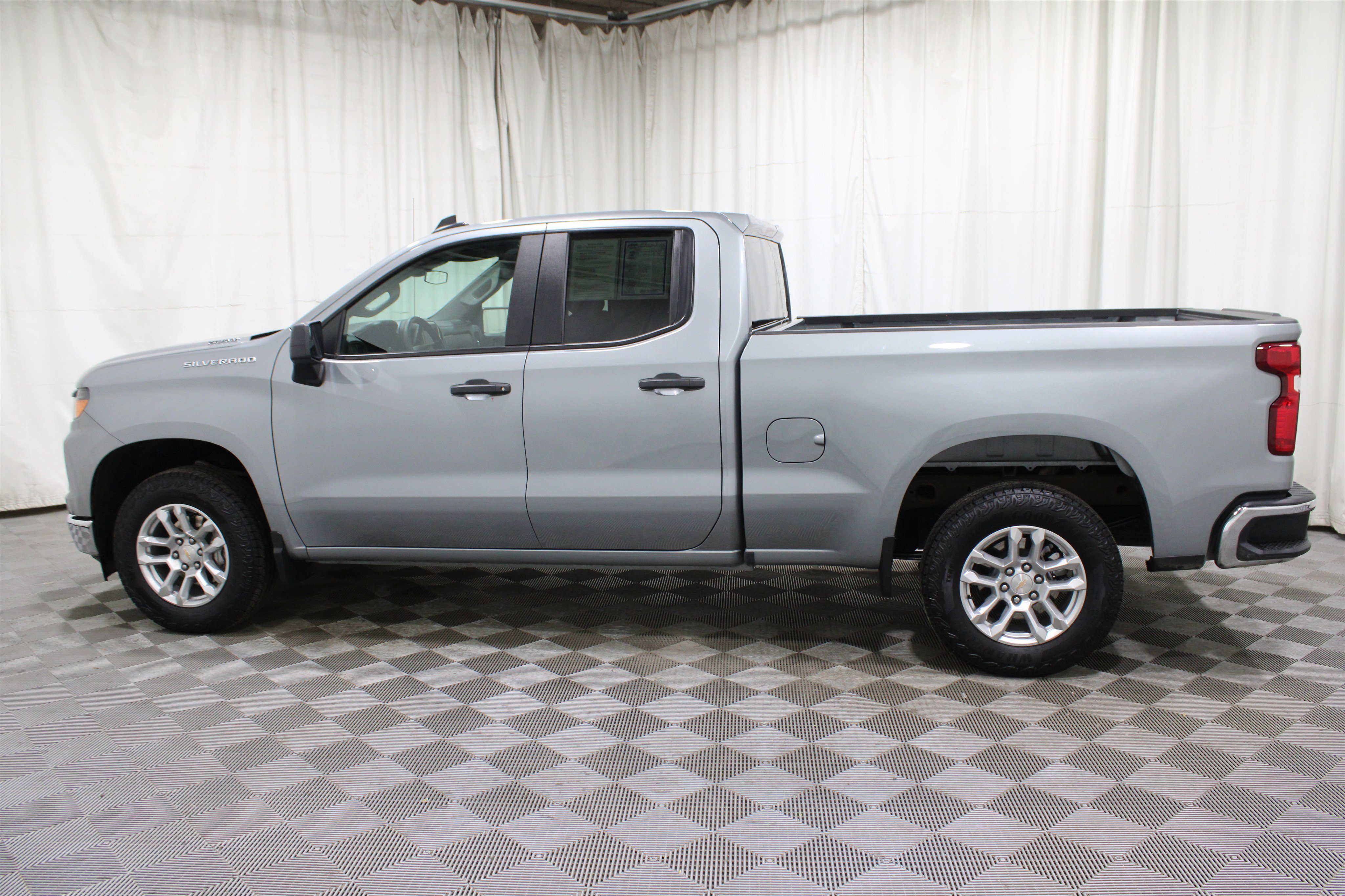 Used 2025 Chevrolet Silverado 1500 W/T w/ WT Value Package image 27