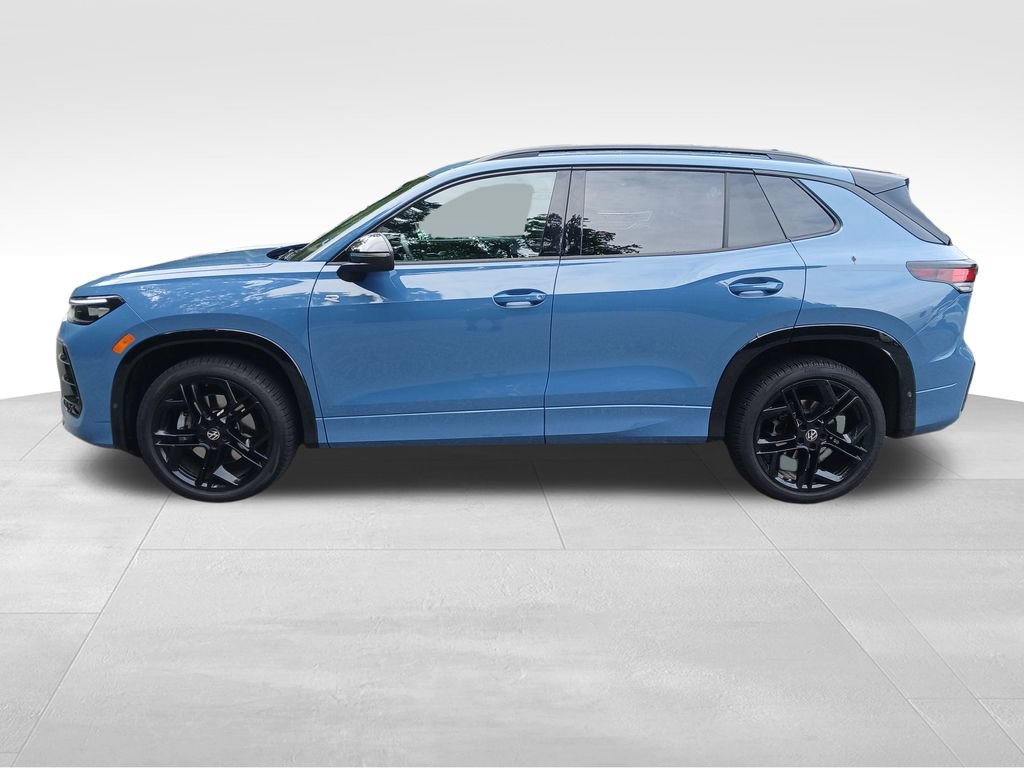 Used 2026 Volkswagen Tiguan SE R-Line AWD/4WD image 2