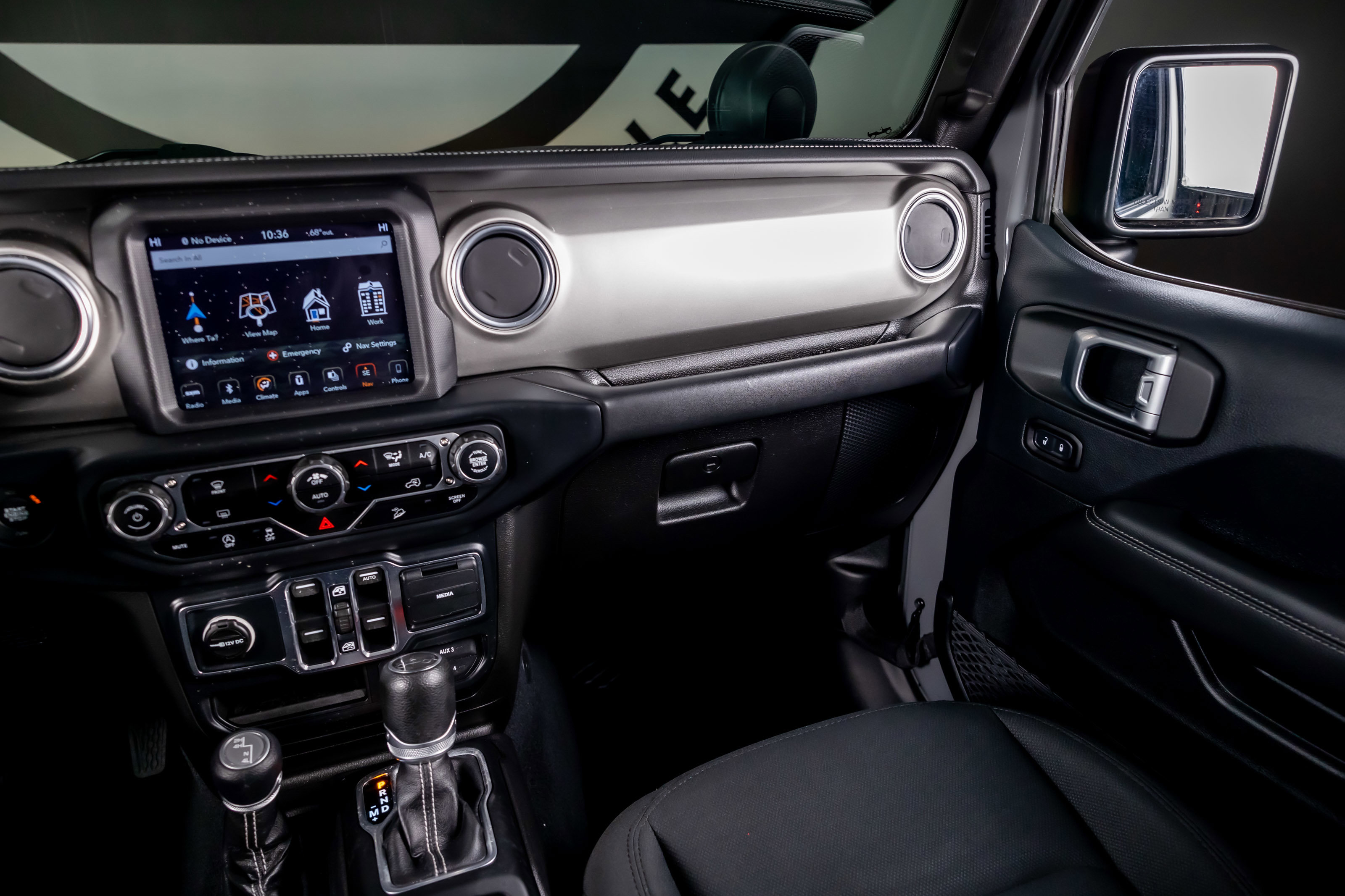 Used 2019 Jeep Wrangler Unlimited Sahara image 7