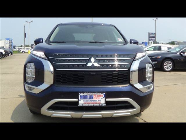 Used 2023 Mitsubishi Outlander SE AWD/4WD image 3