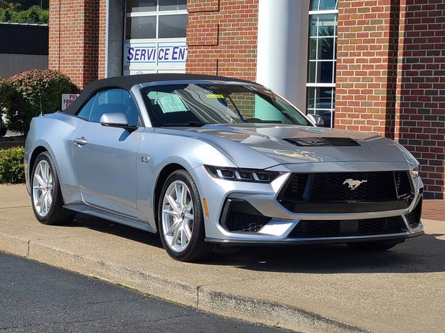 Used 2024 Ford Mustang GT Premium image 3