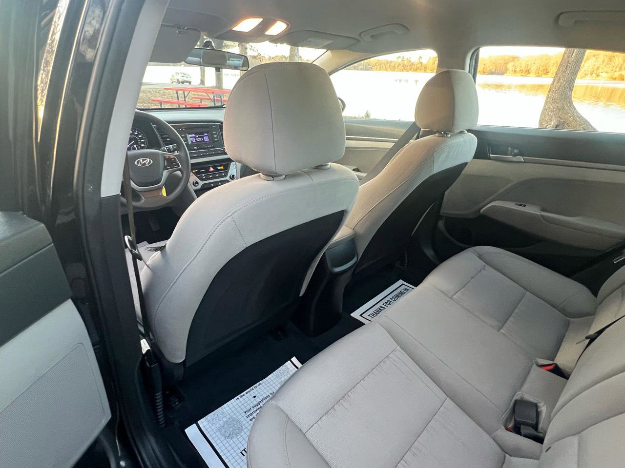 Used 2018 Hyundai Elantra SE image 14