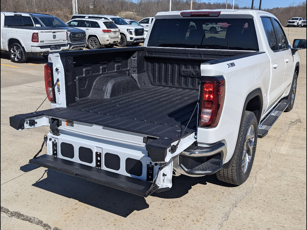 New 2026 GMC Sierra 1500 SLE w/ X31 Off-Road Package image 13