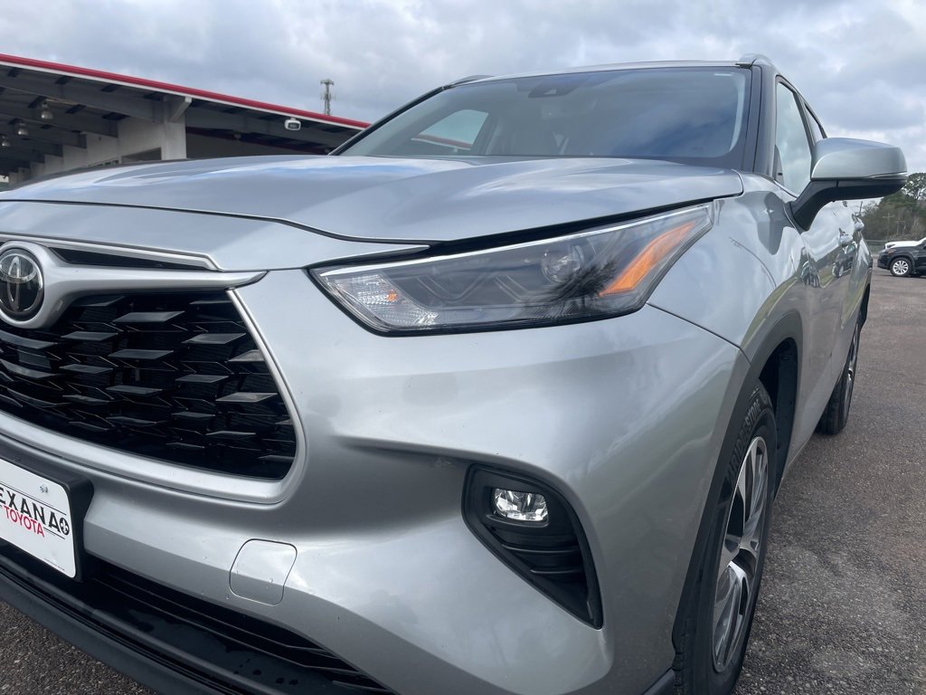 Used 2024 Toyota Highlander XLE image 9