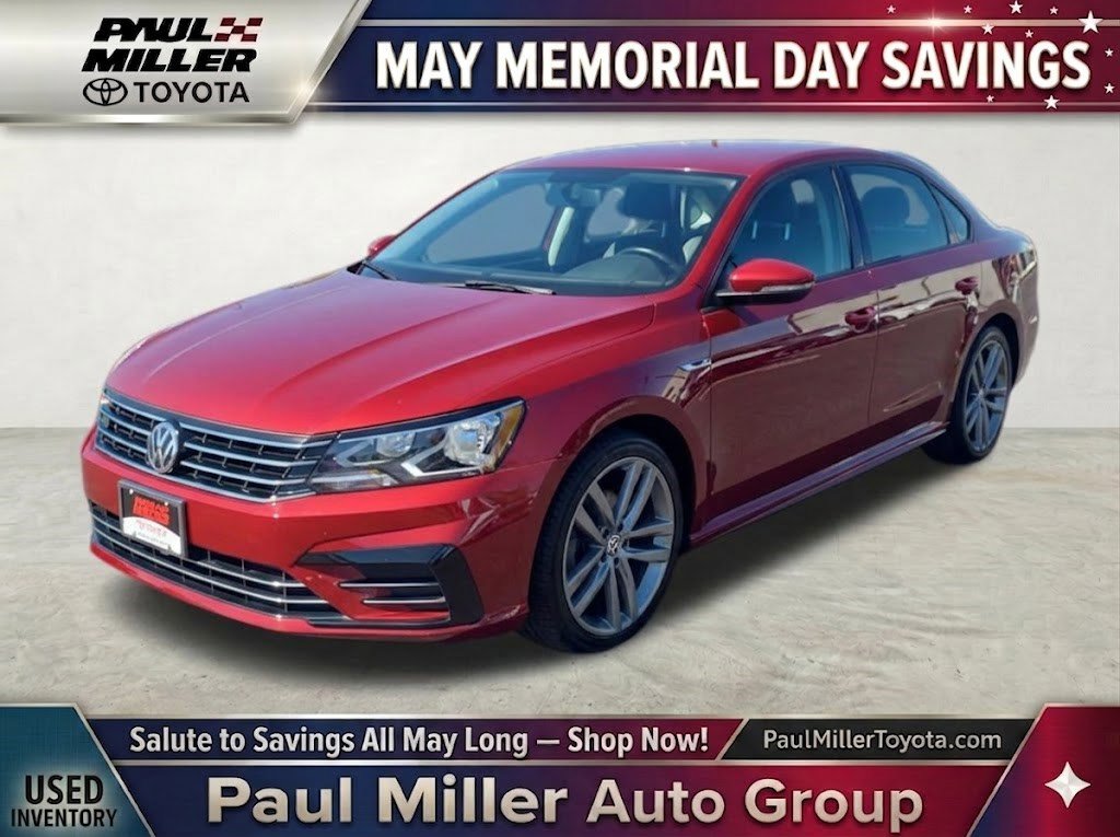 Used 2018 Volkswagen Passat 2.0T R-Line FWD image 1