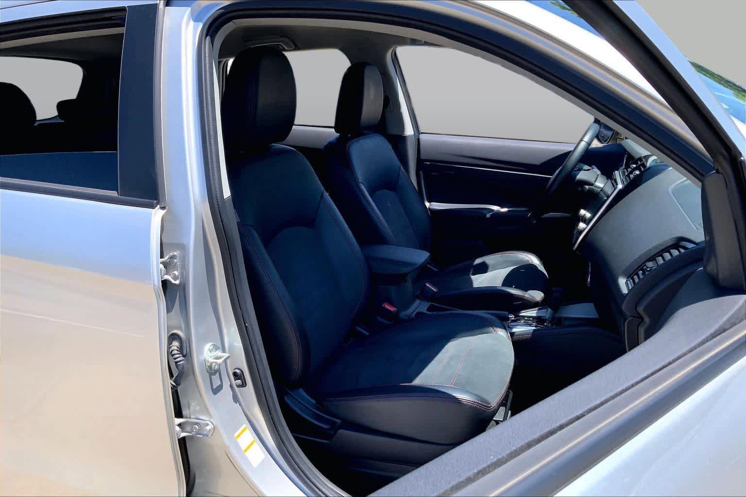 Used 2024 Mitsubishi Outlander Sport SE AWD/4WD image 9