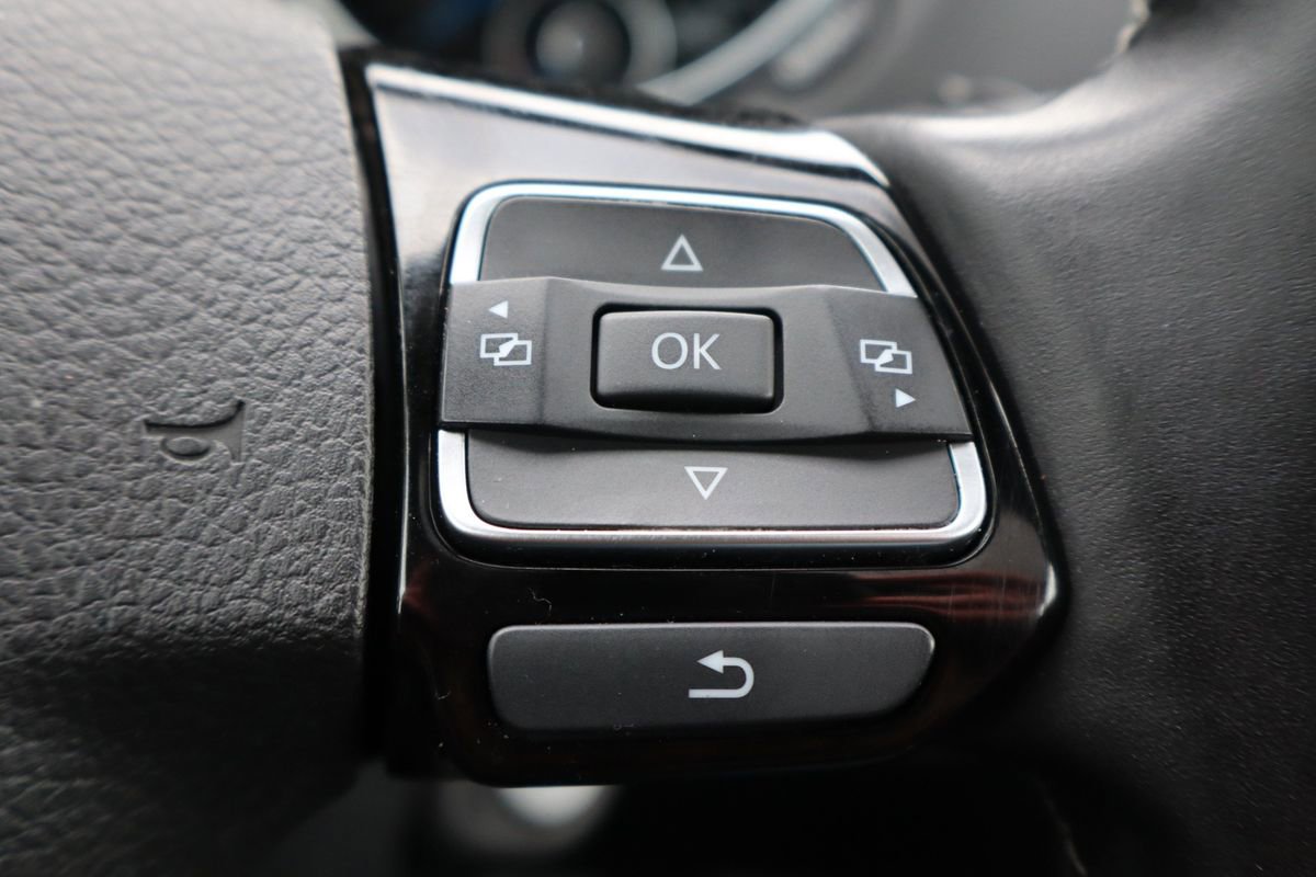 Used 2013 Volkswagen Golf R 2-Door image 28