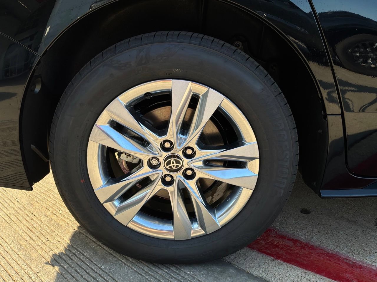 New 2026 Toyota Sienna Limited AWD/4WD image 8