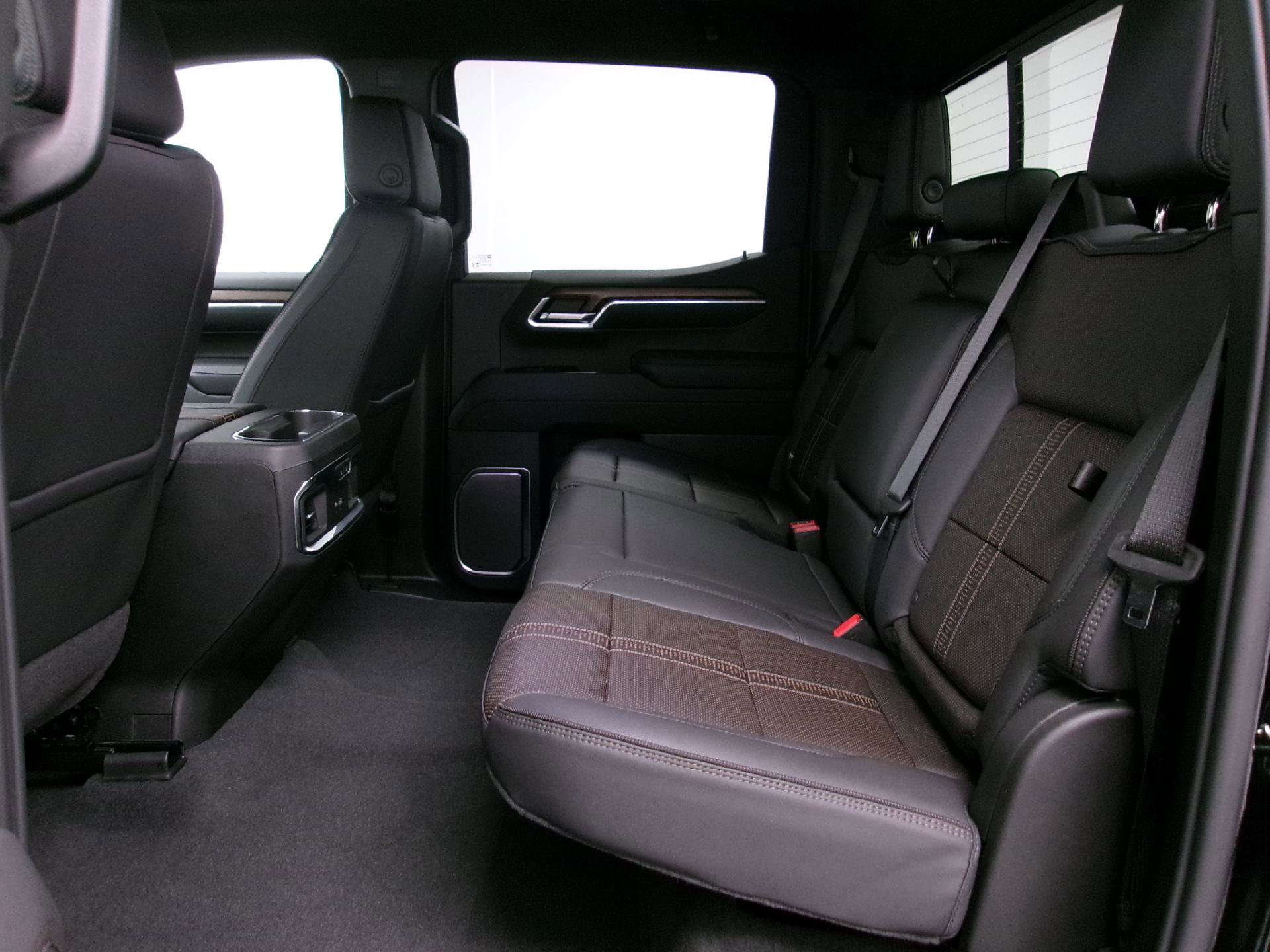 New 2026 Chevrolet Silverado 1500 High Country w/ Midnight Edition image 9