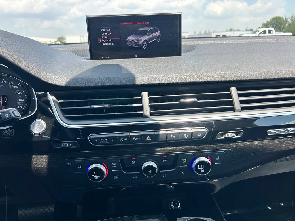Used 2019 Audi Q7 3.0T Premium AWD/4WD image 23