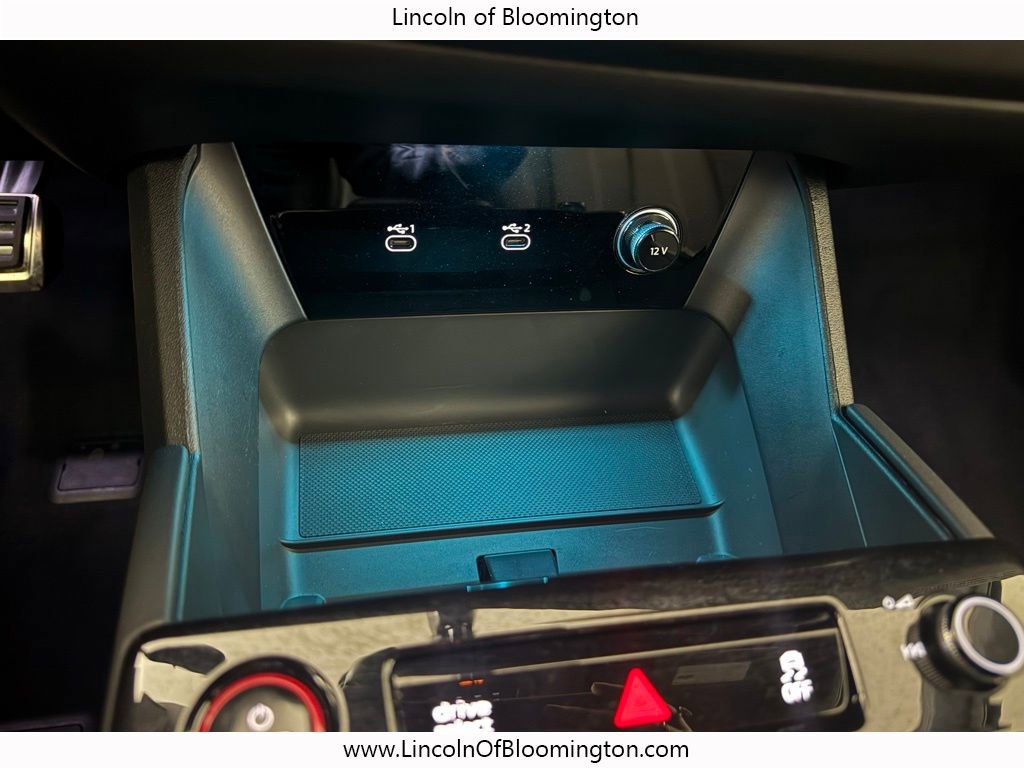 Used 2025 Audi SQ6 e-tron Prestige w/ 21" Black Optic Wheel Package image 59