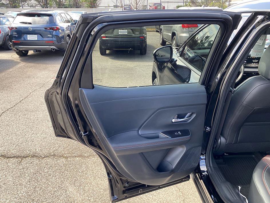 New 2025 Nissan Kicks SR w/ Interior Electronics Package image 17