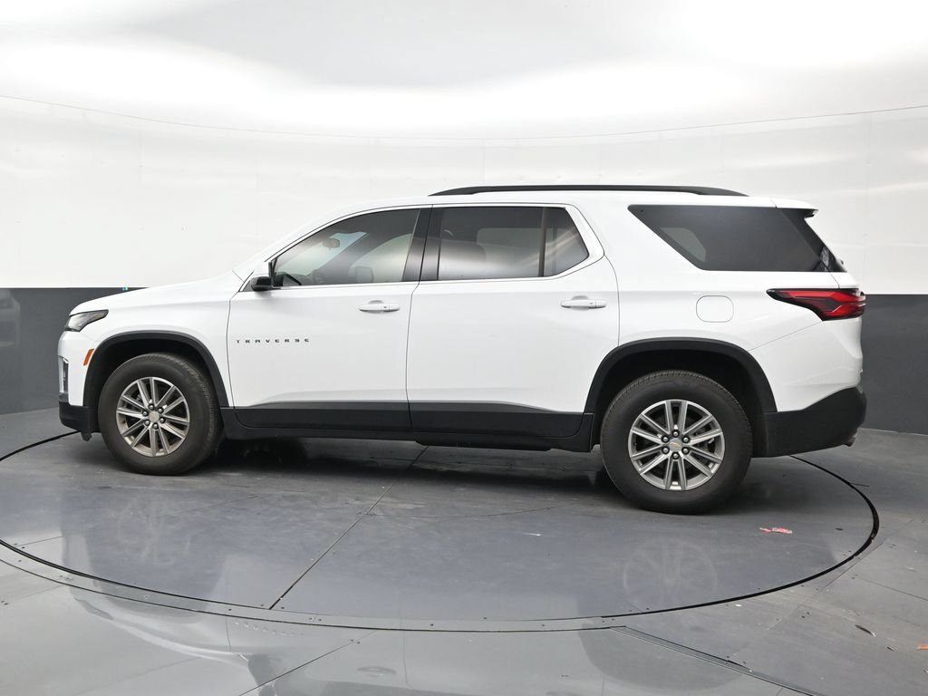 Used 2023 Chevrolet Traverse LT FWD image 2