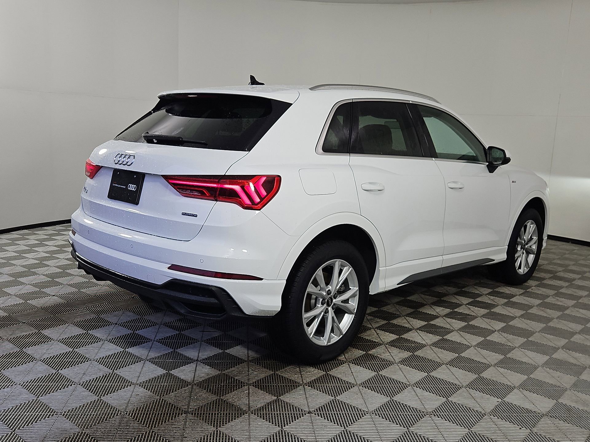 Certified 2025 Audi Q3 2.0T Premium w/ Convenience Package image 7