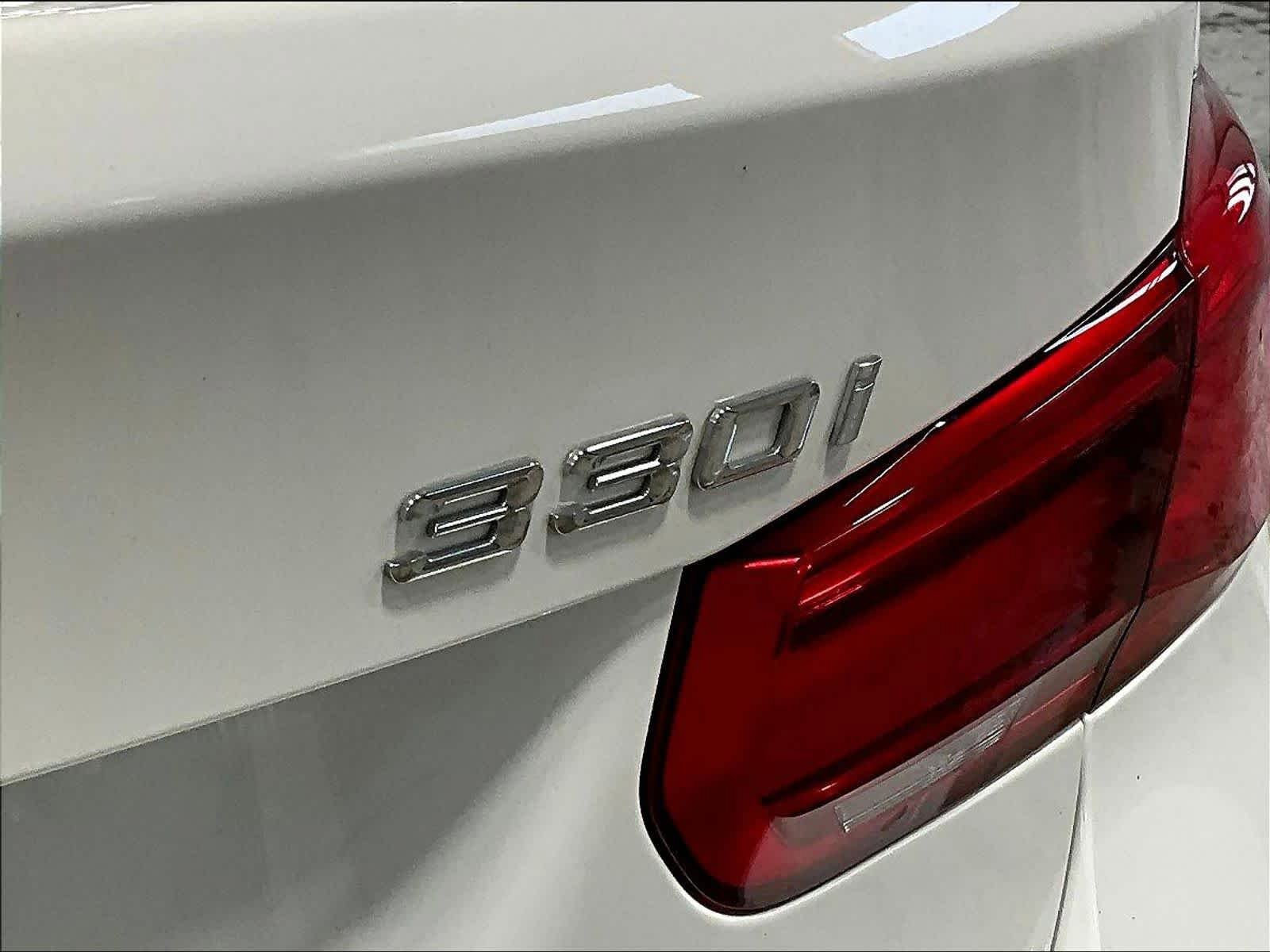 Used 2018 BMW 330i xDrive Sedan w/ Convenience Package AWD/4WD image 28
